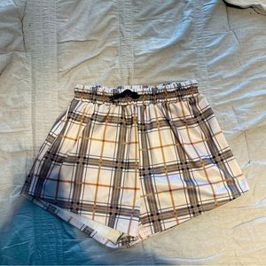 cute plaid romwe shorts!